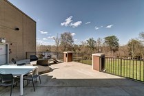 Riverfront-Village-Apartments-Near-University-of-Alabama-Outdoor-Balcony