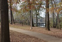 Riverfront-Village-Apartments-Near-University-of-Alabama-Outdoor-Walkign-Trail